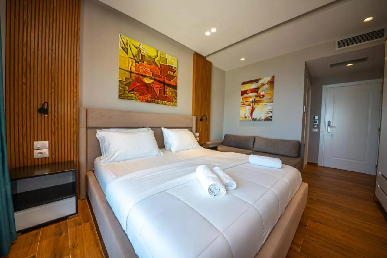 King Hotel Ksamil 4*,