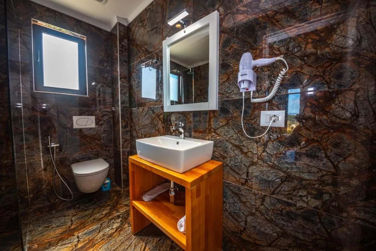 King Hotel Ksamil