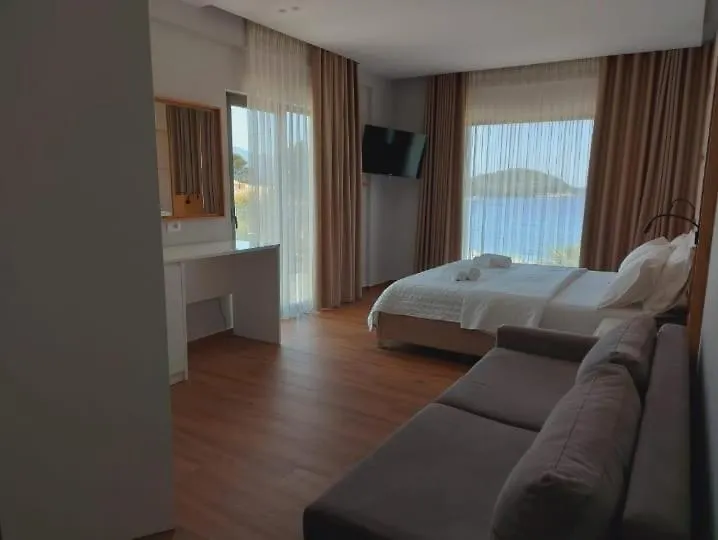 King Hotel Ksamil 4*,