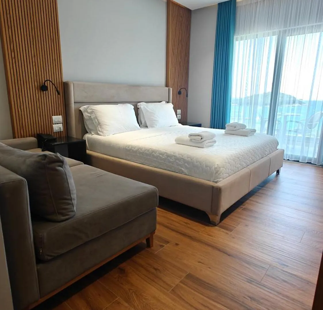 King Hotel Ksamil 4*,