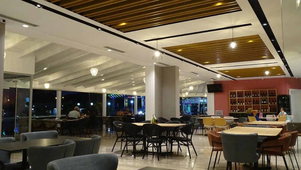 King Hotel Ksamil 4*,