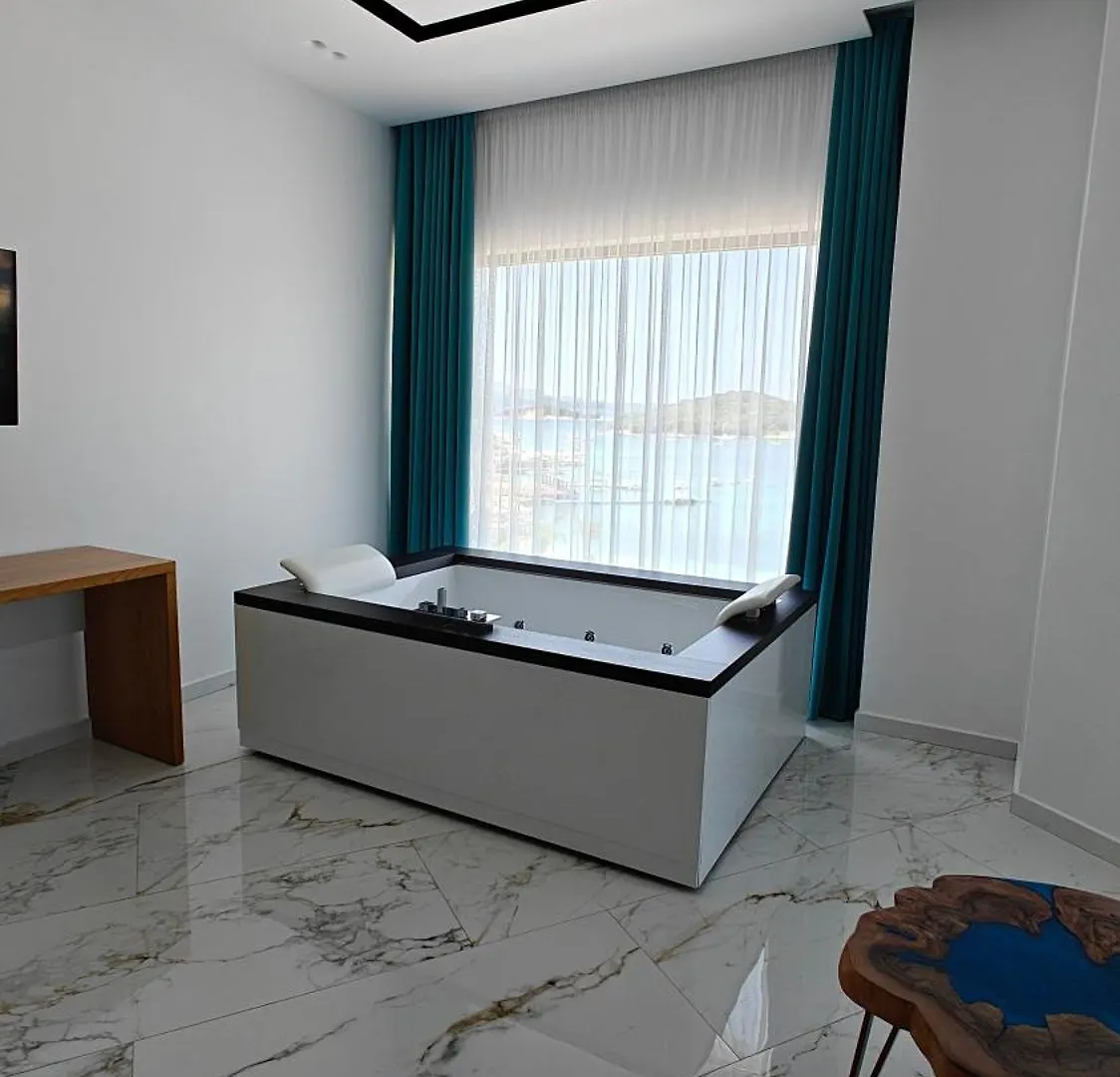 King Hotel Ksamil